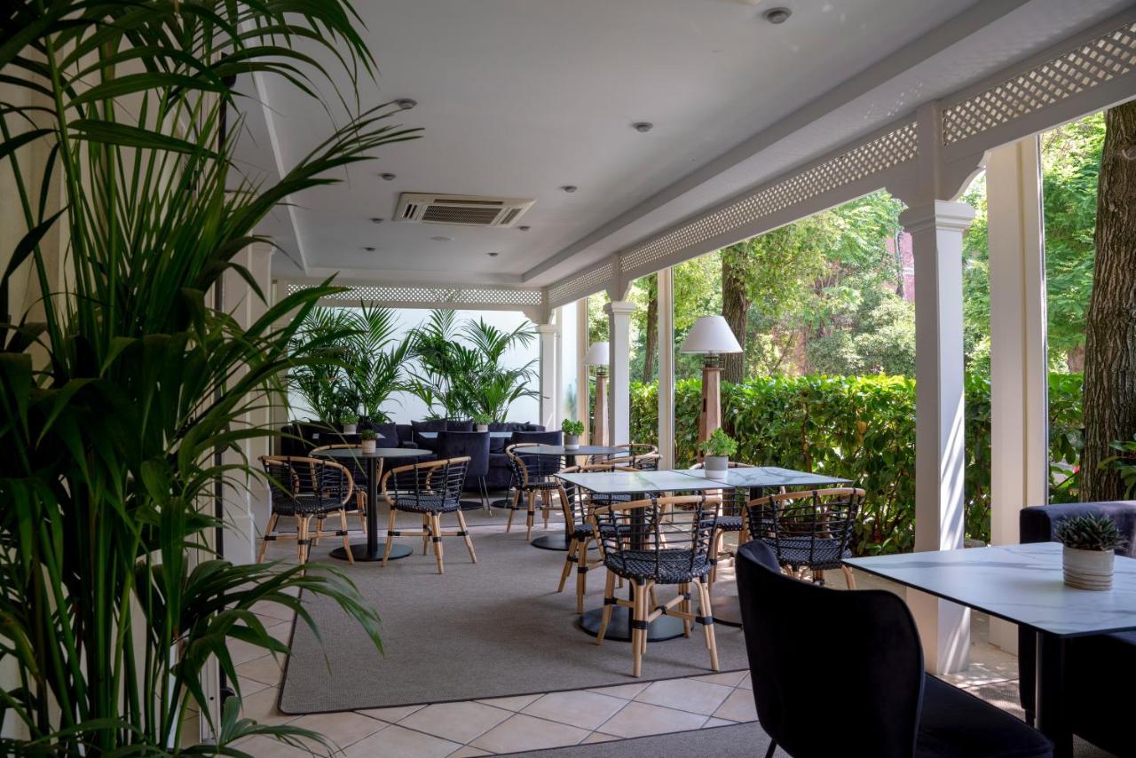 Hotel Maestrale Riccione Kültér fotó