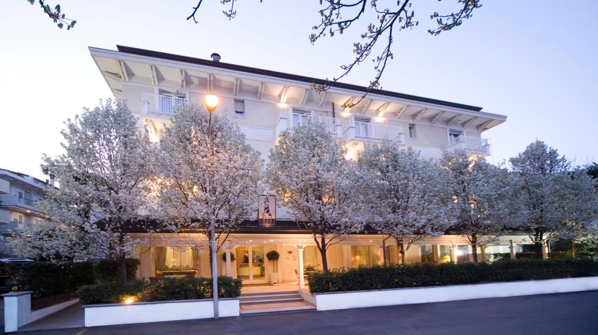 Hotel Maestrale Riccione Kültér fotó