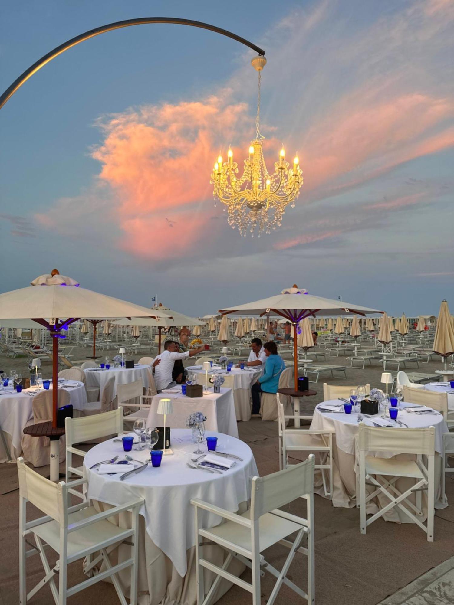 Hotel Maestrale Riccione Kültér fotó